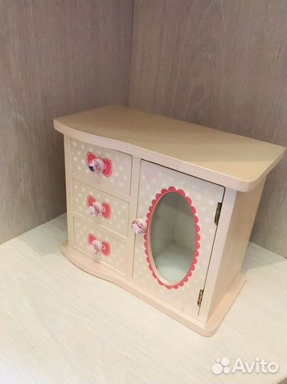 Шкафчик для украшений и мелочевки