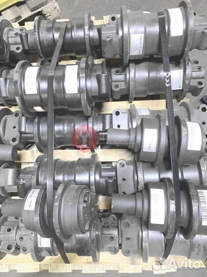 Каток поддерживающий JCB JS220lrlongreach JNA0067