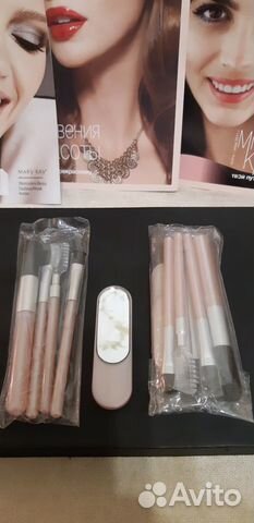 Mary Kay Новый Набор 4шт Кисти Макияжа +Зеркальце