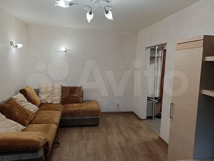 2-к. квартира, 50 м², 1/9 эт.