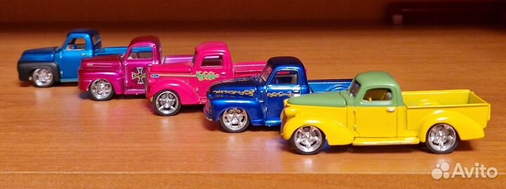 GMC,Ford,Chevrolet,Chrysler пикапы 1:64