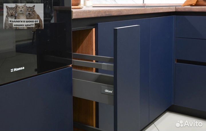 Прямая в потолок кухня на заказ