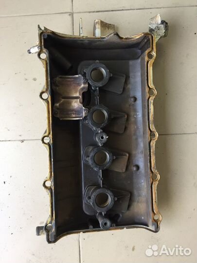 Клапанная крышка гбц audi A8 D3 quattro