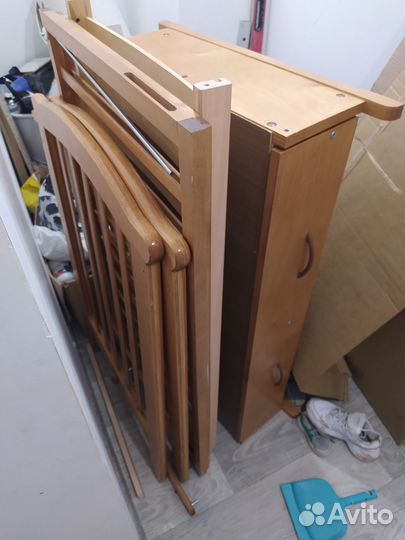 Детская кроватка с поперечным маятником