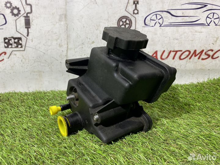 Бачок гидроусилителя руля Mercedes W164 W211 W221