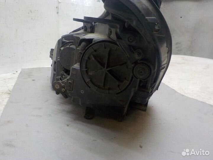 Фара правая Hyundai Equus