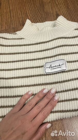 Свитер женский