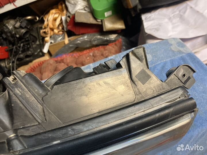 Фара передняя правя Toyota Land Cruiser 200