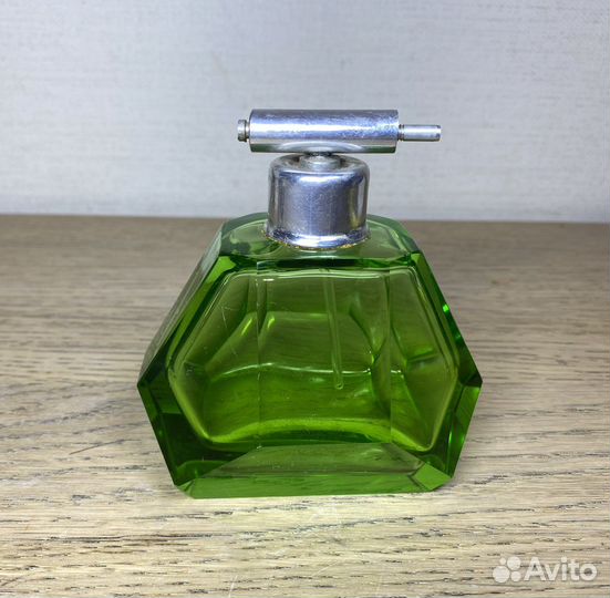 Парфюмеоный флакон пульверизатор цветное стекло