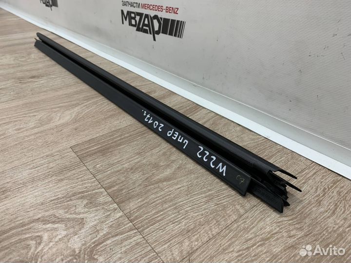 Уплотнитель стекла двери левой Mercedes W222 S 222