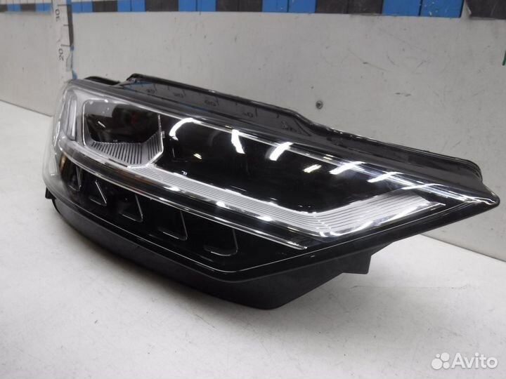 Фара правая Audi A8/S8