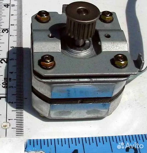 Шаговые двигатели