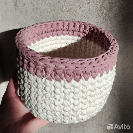 Корзина вязаная