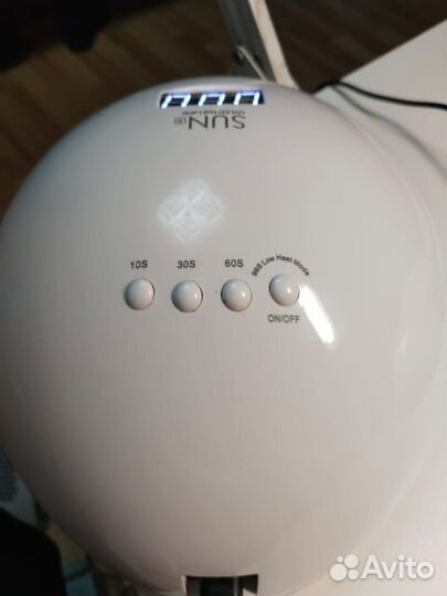 Маникюрная лампа