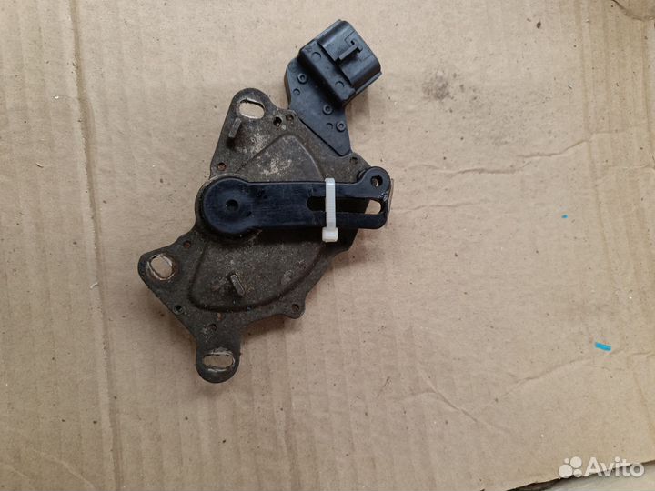 Селектор АКПП nissan almera n 16