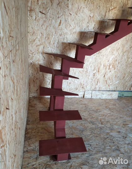 Металлический Каркас Лестницы на Монокосоуре в Кот