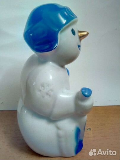 Фарфоровая статуэтка, кубок