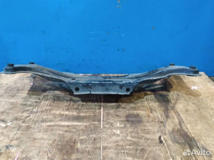 Подрамник задний Toyota Camry V30 2001-2005