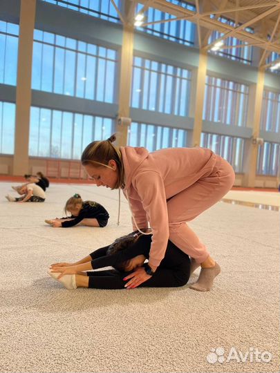 Тренер по художественной гимнастике