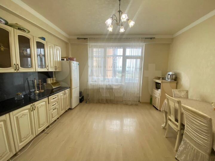 3-к. квартира, 104 м², 4/5 эт.