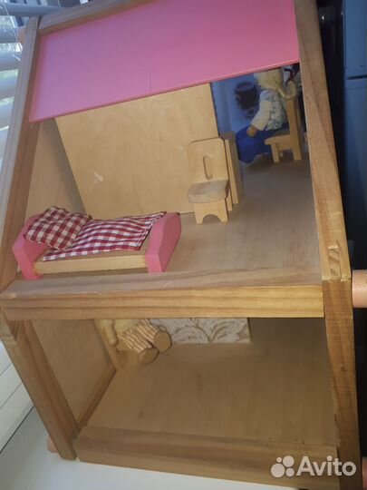 Детский домик из дерева