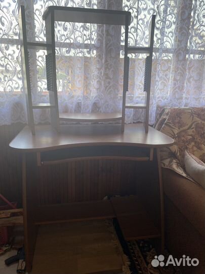 Компьютерный стол