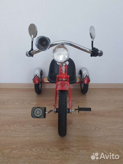 Трехколёсный велосипед