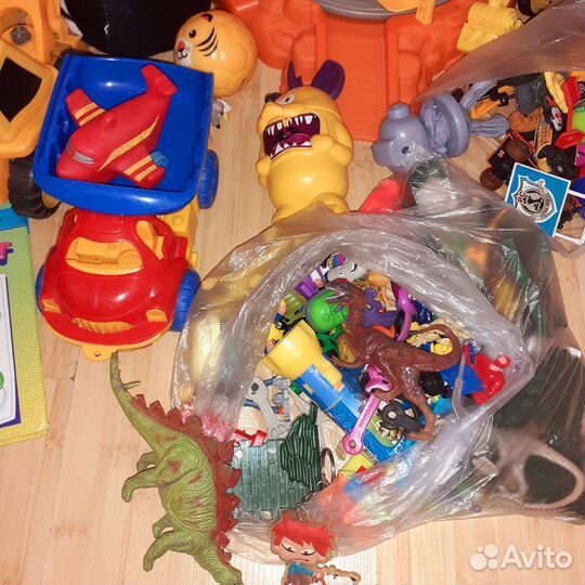 Два пакета игрушки для мальчика