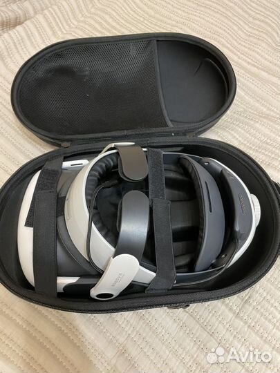 Продам VR очки Oculus Quest 3