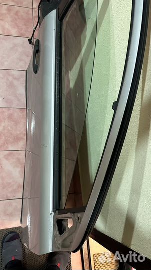 Дверь в сборе б/у nissan note E11 2011 год выпуска
