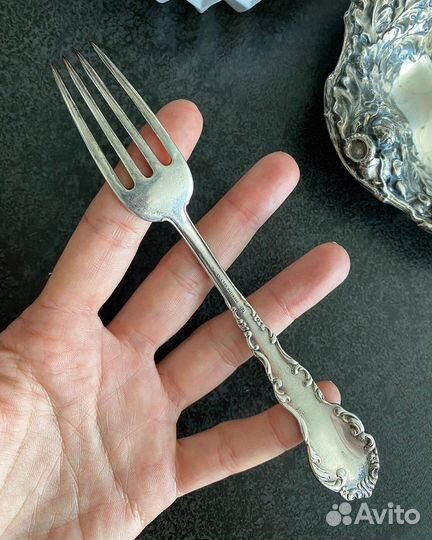 Старинная серебряная вилка, США