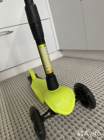 Самокат трехколесный