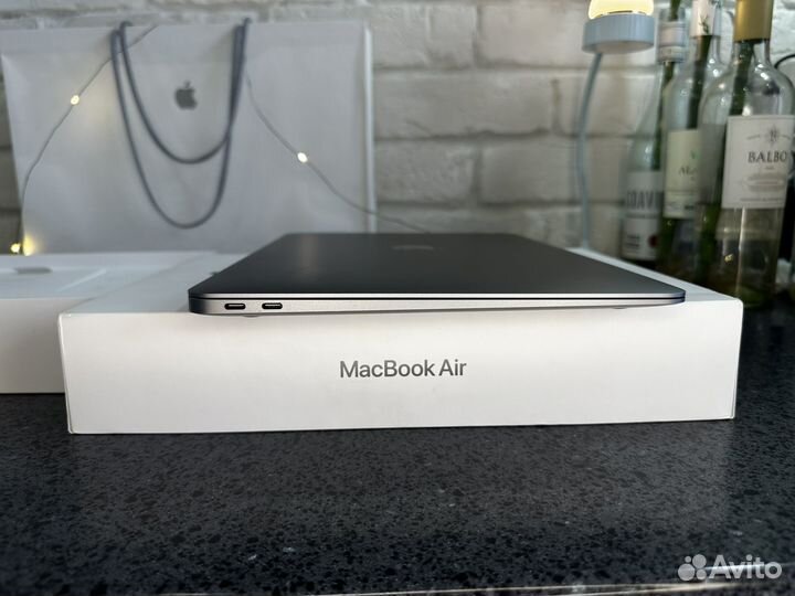 MacBook Air 13 2020 М1/8Gb/256SSD/43ц/Новьё