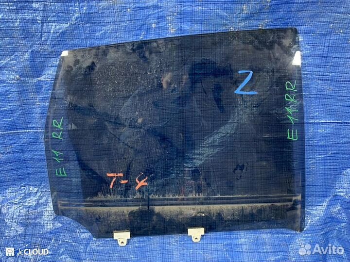 Стекло двери на nissan note E11 HR15DE