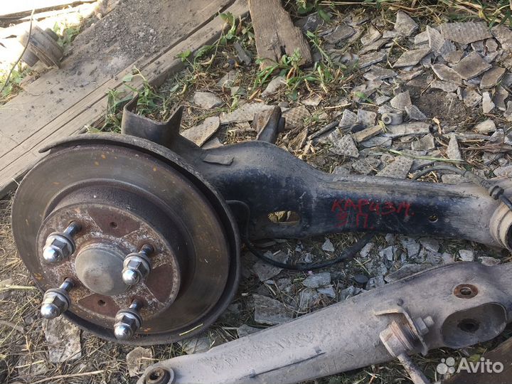 Задний продольный рычаг Mitsubishi Carisma