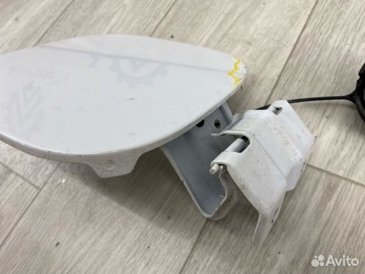 Лючок топливного бака Mitsubishi Outlander 3 4J12