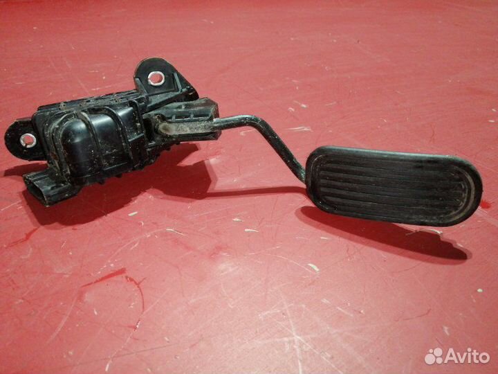 Педаль газа Lexus Gs