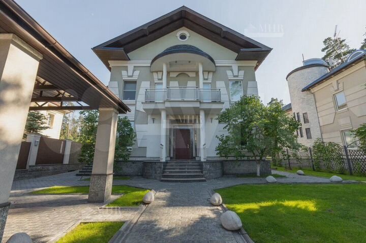 Дом 500 м² на участке 14 сот.