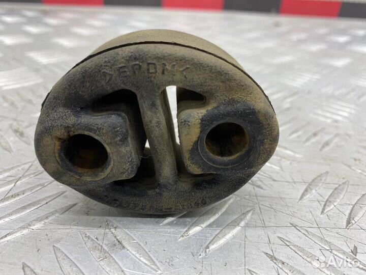 Б/У подушка глушителя (крепления, кронштейн