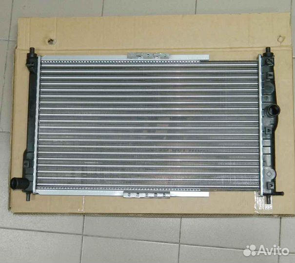 Радиатор охлаждения Lanos (с кондиционером)
