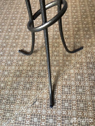 Подставка для цветов напольная металлическая