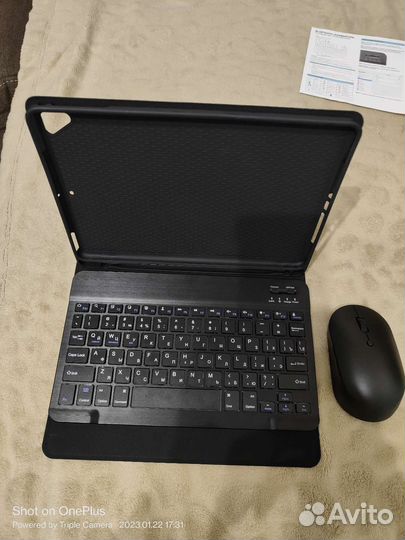 Чехол с клавиатурой для iPad 9,7