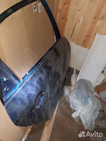 Дверь задняя правая на volkswagen polo
