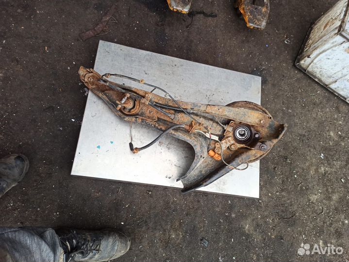 Задний левый кулак рычаг Honda CR-V rd 1