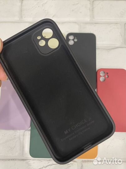 Чехлы на iPhone 11
