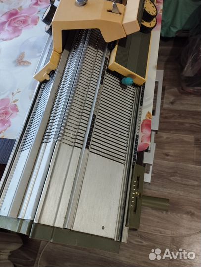 Двухфонтурная вязальная машинка veritas 360