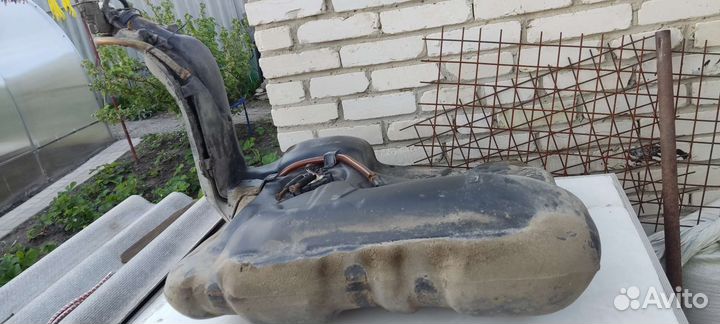 Продам топливный бак гольф2