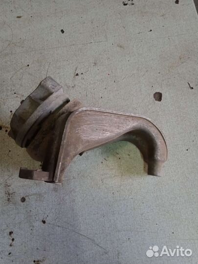 Кронштейн двигателя правый audi a8 d2 ауди а8 д2