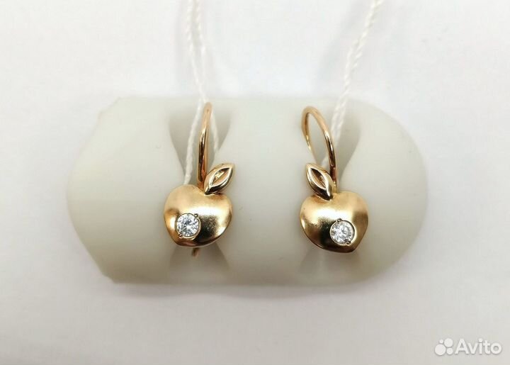 Золотые серьги с камнем