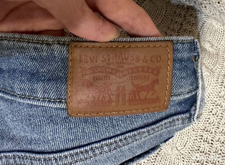 Джинсы levis